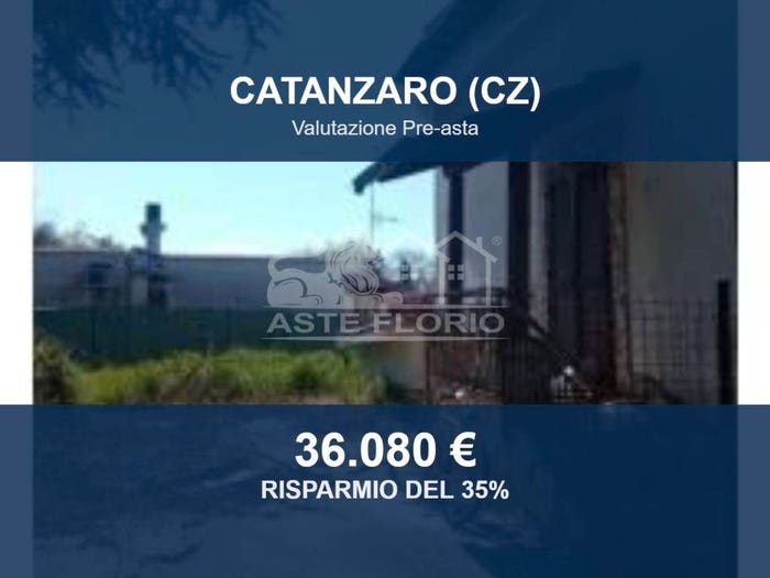 Appartamento con 5 locali in vendita in Vico I Catalano, Centro Storico San Leonardo Stadio Pontepiccolo, Catanzaro