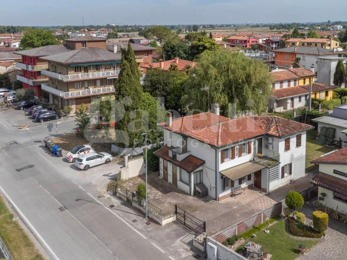 Casa con 5 locali in vendita in Via Aquileia, Centro, Concordia Sagittaria