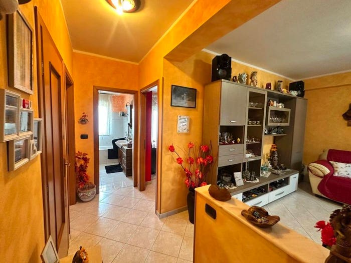 Appartamento trilocale in vendita in Via Antonino Corsaro, Centro, Camporotondo Etneo