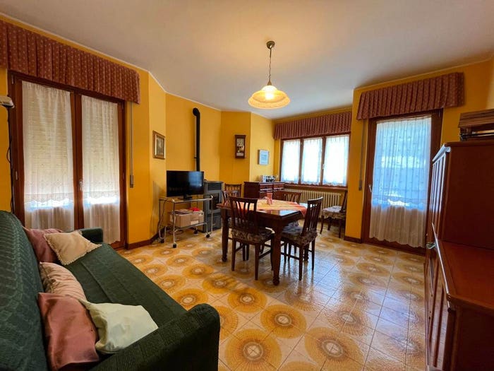 Appartamento con 6 locali in vendita in Via Pizzo Scalino, Centro, Caspoggio