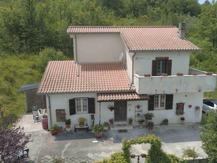 Casa con 5 locali in vendita in Gallinaro