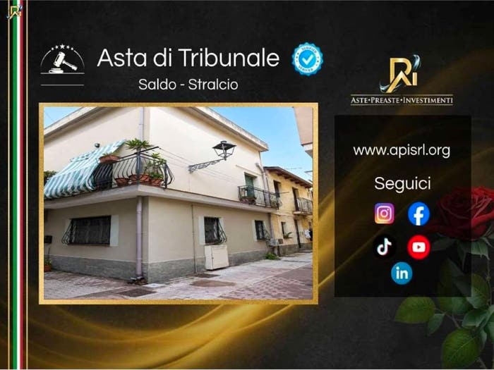 Appartamento quadrilocale in vendita in Via Raffaele Cadorna, Nizza di Sicilia