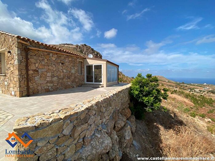 Casa quadrilocale in vendita in Contrada Sarmuci, Castellammare del Golfo