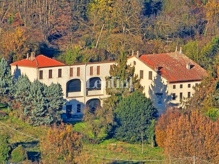 Casa con 6 locali in vendita in Frazione Torcello, Rolasco, Casale Monferrato