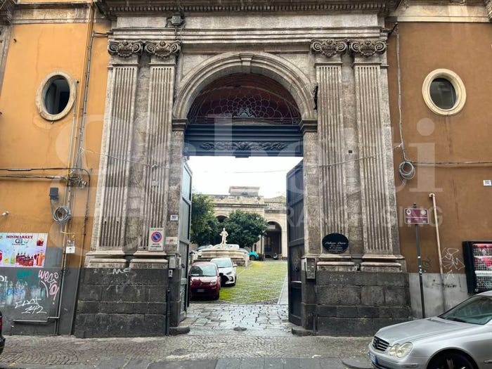 Appartamento con 5 locali in vendita in Via Vittorio Emanuele, Centro Storico, Catania
