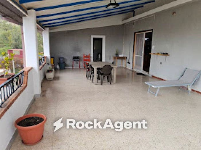 Casa con 5 locali in vendita in Via Pitagora, Caulonia