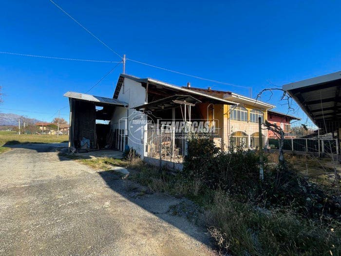 Casa con 6 locali in vendita in Via Aiolo, Bairo