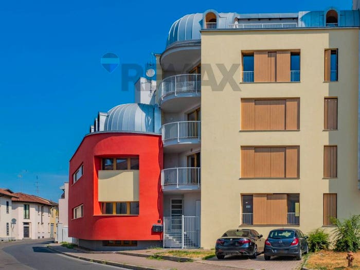 Casa quadrilocale in vendita in Largo Caduti del Lavoro, Abbiategrasso