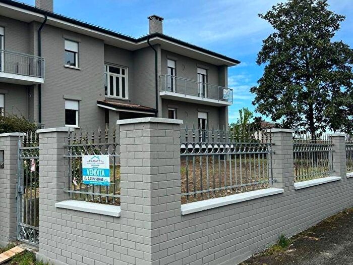 Appartamento con 6 locali in vendita in Centro, Pegognaga