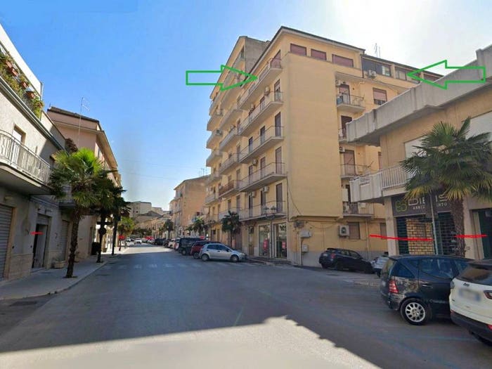 Appartamento con 6 locali in vendita in Via Regina Margherita, Canicattì