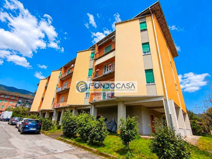 Appartamento con 5 locali in vendita in via eugenio montale, Perticata Bonascola Nazzano, Carrara