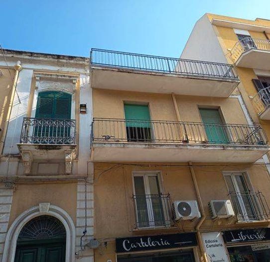 Appartamento con 5 locali in vendita in Corso Nunzio Costa, Centro, Pachino
