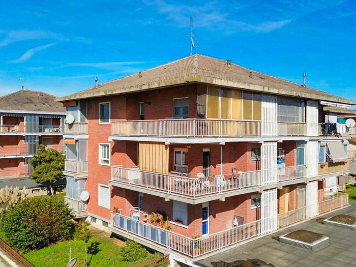 Appartamento quadrilocale in vendita in Via Thaon di Revel, Centro, Poirino