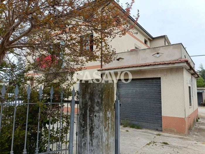 Casa con 6 locali in vendita in Contrada Girola Valtenna, Fermo