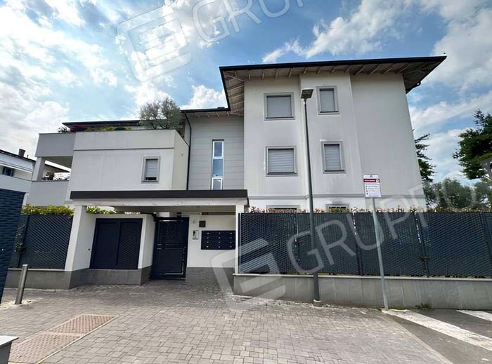 Appartamento trilocale in vendita in Piazza caduti per la patria, Passirana Biringhello, Rho