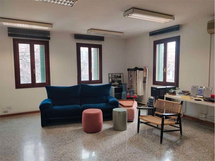 Appartamento con 6 locali in vendita in via camillo cavour, Centro, Montebelluna