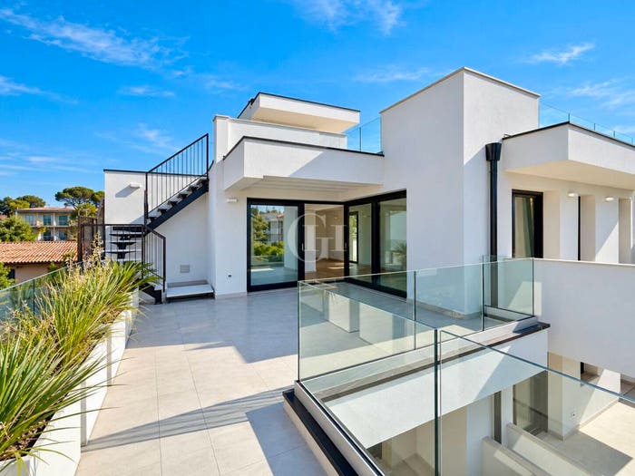 Casa quadrilocale in vendita in Via Bardolino, Desenzano Centro, Desenzano del Garda