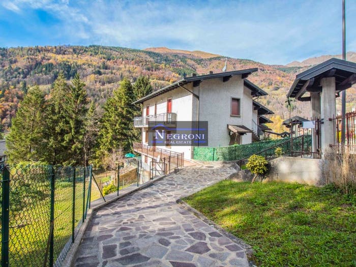 Appartamento quadrilocale in vendita in Via Casa Alta, Centro, Gandellino