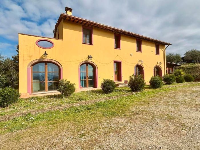Casa con 6 locali in vendita in Centro, Palaia