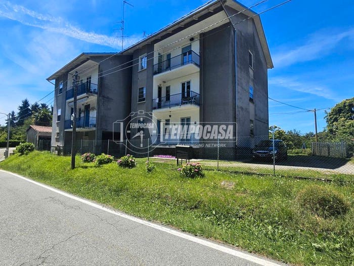 Appartamento con 5 locali in vendita in Via Medea, Casapinta