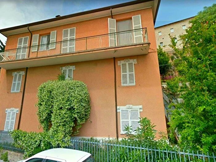 Casa con 6 locali in vendita in Viale Nicola Ciccolungo, Centro, Fermo
