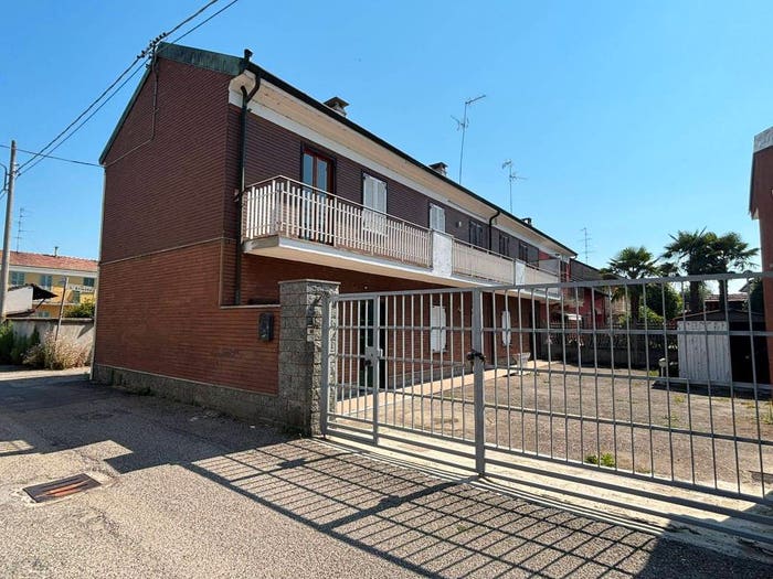 Casa con 6 locali in vendita in Strada Provinciale di Granozzo, Lumellogno Pagliate, Novara
