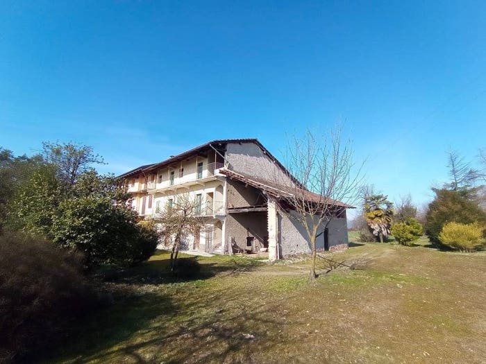 Casa con 6 locali in vendita in Via Sonzini Moioli, Centro, Oleggio