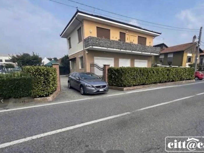 Appartamento trilocale in vendita in via Duca degli Abruzzi, Arè, Caluso