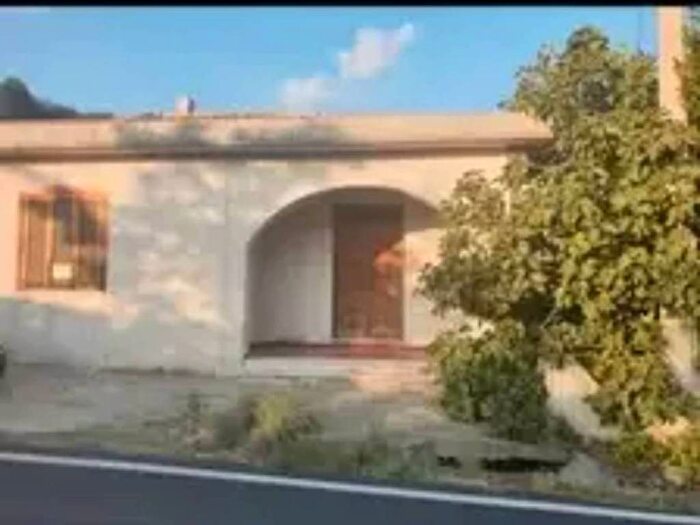 Casa con 6 locali in vendita in SS, Bovalino