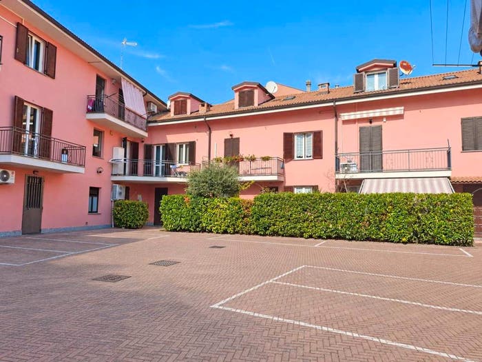 Casa con 6 locali in vendita in Corso Alba, Corso Alba Variglie, Asti