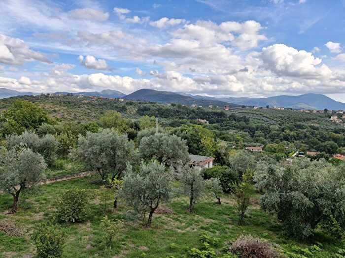 Casa con 7 locali in vendita in Via di Campo Maggiore, Fara In Sabina