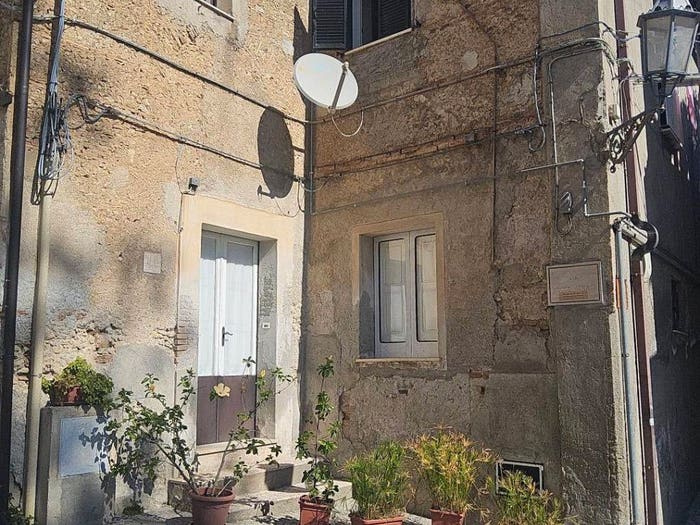 Casa quadrilocale in vendita in Via Cairoli, Gioiosa Ionica