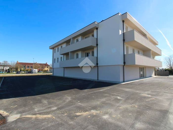 Appartamento trilocale in vendita in via L'Isle Jourdain, Motta di Livenza