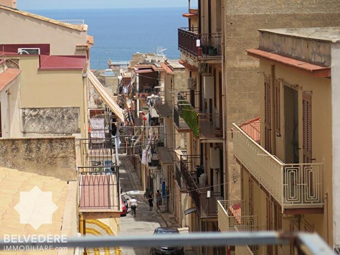 Appartamento quadrilocale in vendita in Via Ventimiglia, Centro, Castellammare del Golfo