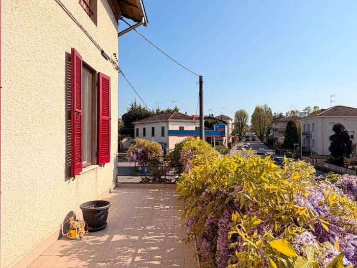 Casa con 6 locali in vendita in Centro, Medesano