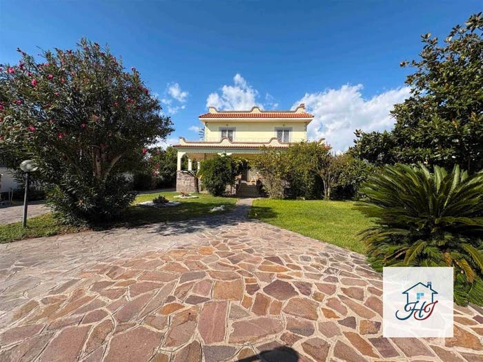 Casa con 6 locali in vendita in via Ticino, Villa Claudia, Anzio