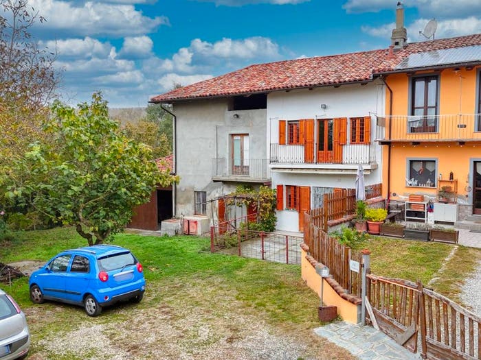 Casa con 6 locali in vendita in Frazione Nevissano, Castelnuovo Don Bosco