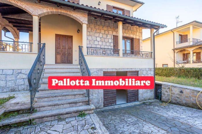Casa con 6 locali in vendita in Via Marco Polo, Capodimonte