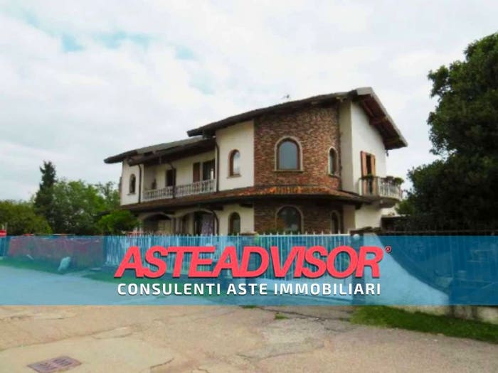 Appartamento con 6 locali in vendita in Via G Villa, Centro, Cuggiono