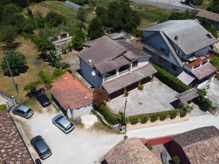 Casa quadrilocale in vendita in Via San Francesco d'Assisi, Farneta, Ceccano