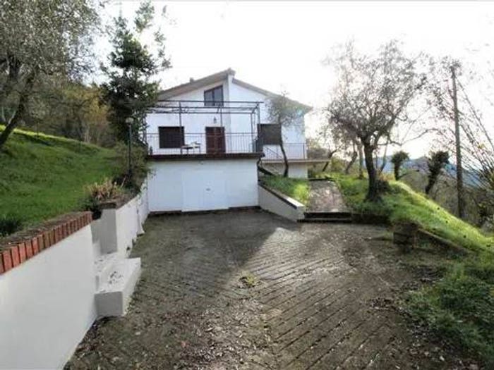 Casa con 6 locali in vendita in Via Nazionale SNC, Centro, Aulla