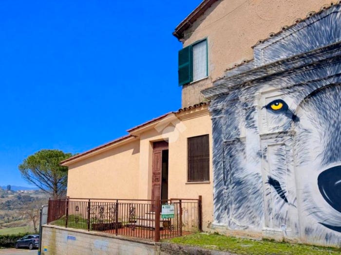 Casa con 5 locali in vendita in Piazza del popolo, Centro, Selci