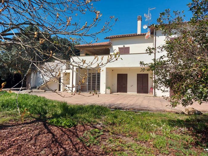 Casa quadrilocale in vendita in Via Col Vento, Monterosi