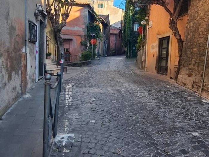 Appartamento trilocale in vendita in VICOLO DELL'ARCHETTO, Centro, Marino