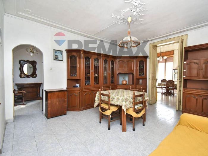 Appartamento quadrilocale in vendita in Via Salvatore Cali', Centro Storico, Catania