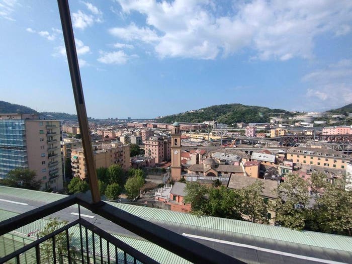 Appartamento con 6 locali in vendita in Rivarolo, Genova