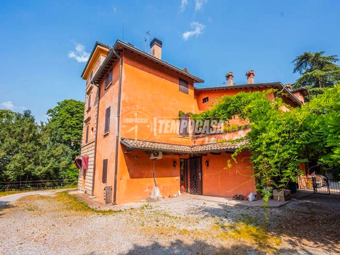 Casa con 6 locali in vendita in Via Castello Casalgrande A, Centro, Casalgrande