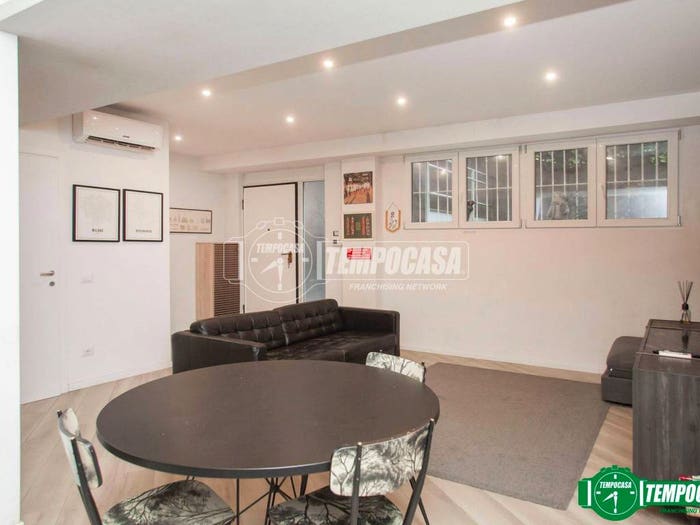 Appartamento trilocale in vendita in Viale Papiniano, Corso Genova, Milano