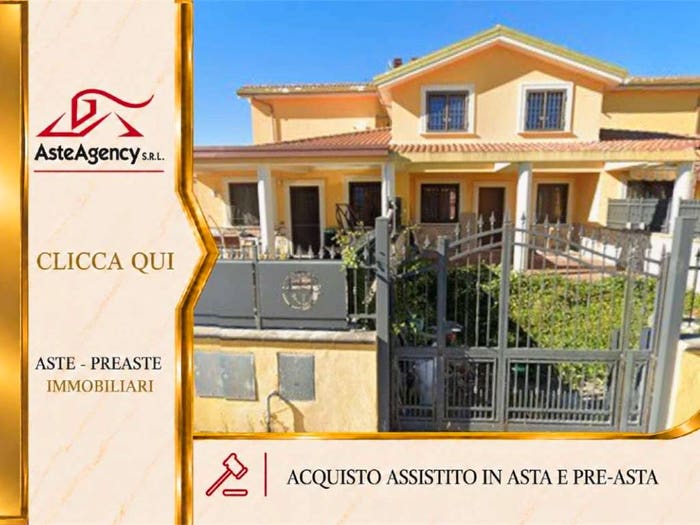 Casa con 5 locali in vendita in Via dei Platani, Oricola