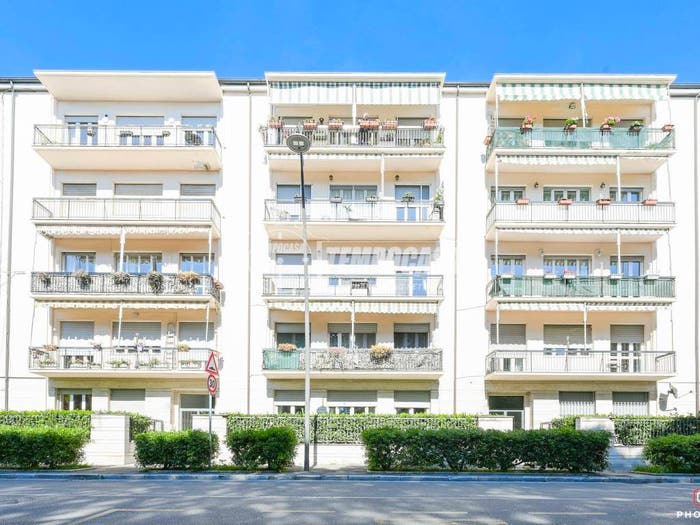 Appartamento con 6 locali in vendita in Viale della Libertà, Fabbricotti, Livorno